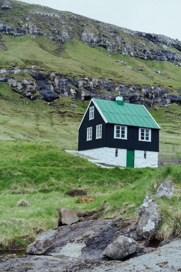 Authentic Faroese House / Unique Location / Nature Hellurnar Bagian luar foto
